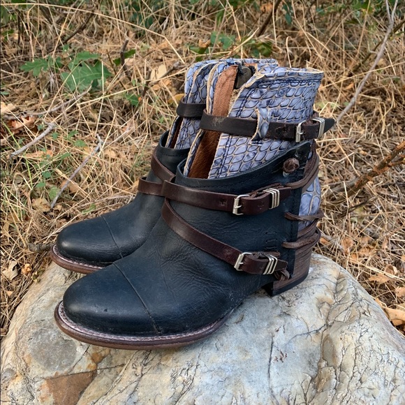 Shoes | Crue By Freebird Navy 